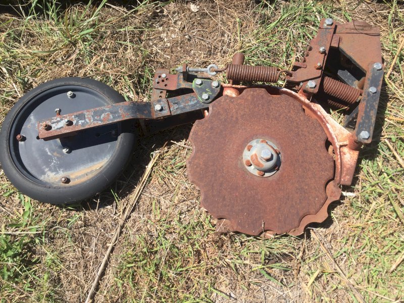 (A133) - 32 Off Acra V-Disc Drill Units