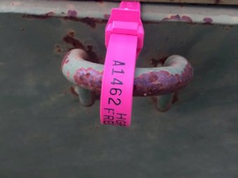 Under Auction - (A133) - Sheep Feeder 01 Green A1462 