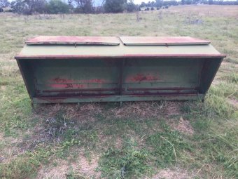 Under Auction - (A133) - Sheep Feeder 01 Green A1462 