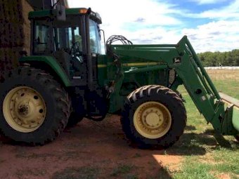2002 John Deere 7810 with FEL