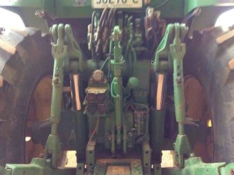 2002 John Deere 7810 with FEL