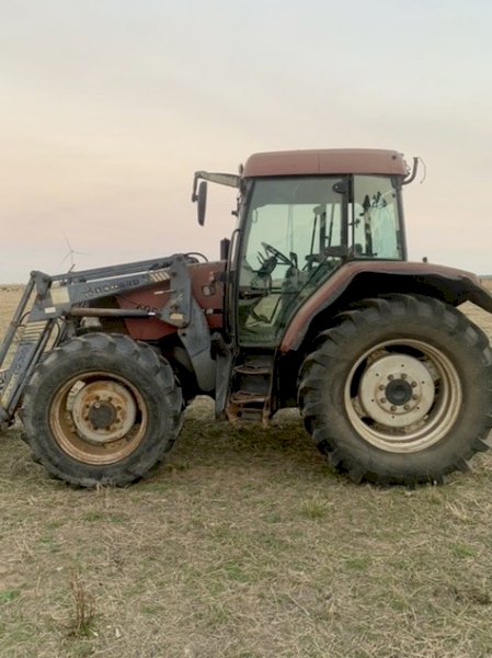 Case IH MX90C Tractor & Loader
