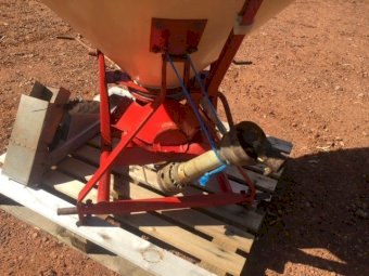 (A137) - Vicon Spreader