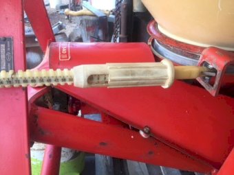 (A137) - Vicon Spreader