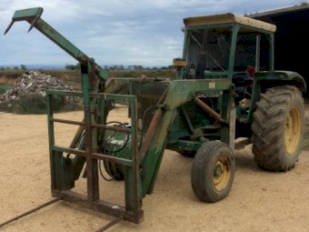 (A137) - John Deere 2130