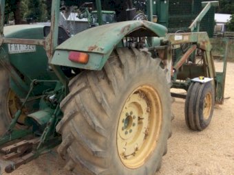 (A137) - John Deere 2130