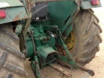 (A137) - John Deere 2130