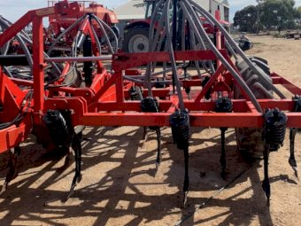 Horwood Bagshaw 8m Seeder Bar with 4000L Cart