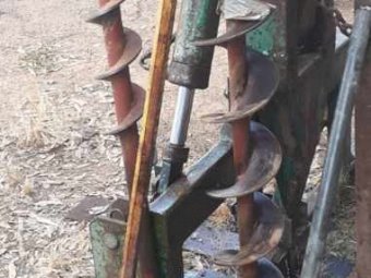 Munro Multisett Post Driver with Augers