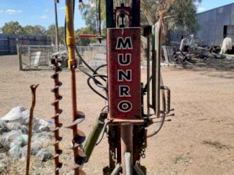 Munro Multisett Post Driver with Augers