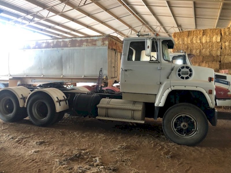 1984 Ford Louisville 9000 Truck