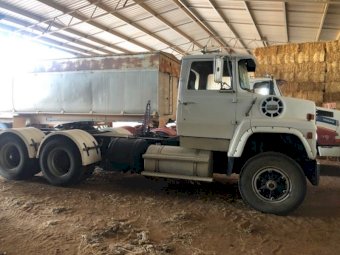 1984 Ford Louisville 9000 Truck