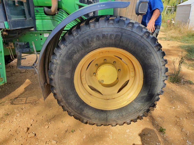 Industrial tractor tyres