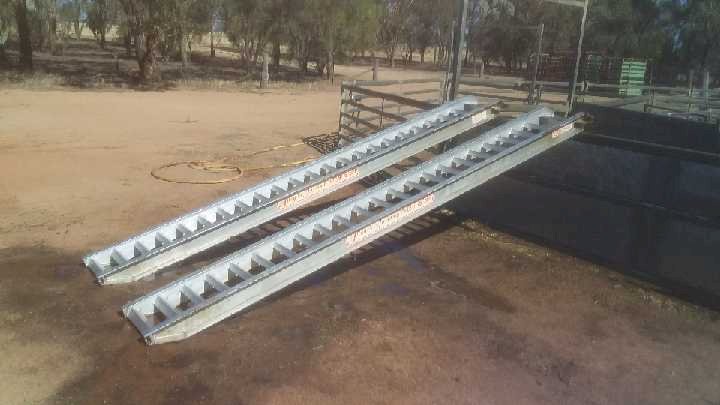 Mustang 2060 Skid Steer Loader