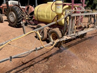 Hardi 2000lt with New Farm Delavan 40' Boom