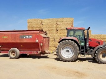 (A141) - 2008 RMH 580R Feed Mixer