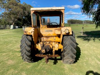 Chamberlain C670 Tractor