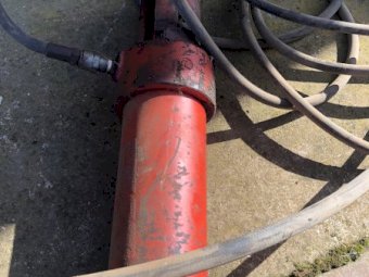 Hydraulic Ram and Hoses