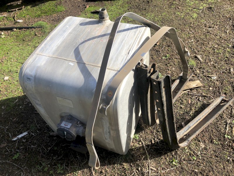 Under Auction - (A163)  Hydraulic Tank and Straps 