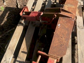 Under Auction - (A163)  Robertson 3PL Quick Hitch