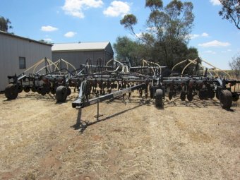 Flexicoil 820 Bar with Horwood Bagshaw 3000TTR Box