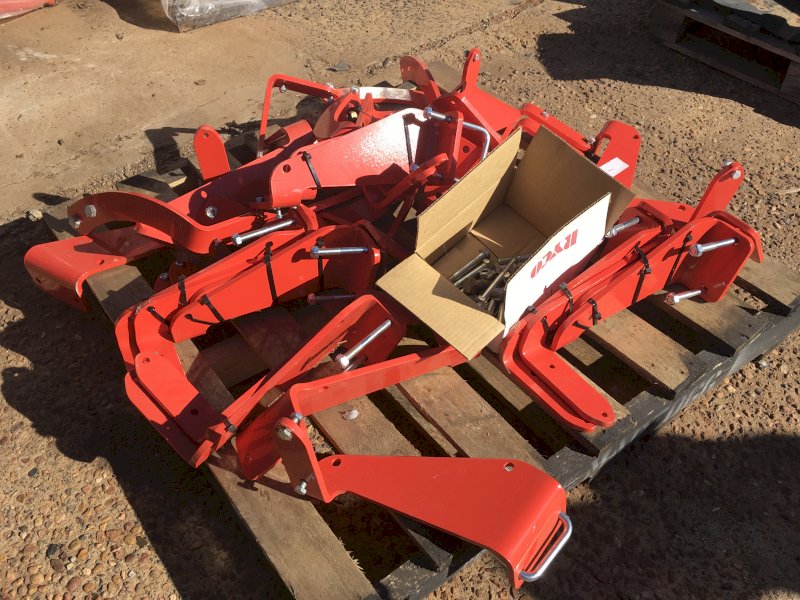 Under Auction - (A143) - Maschio Brackets 