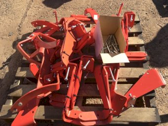 Under Auction - (A143) - Maschio Brackets 