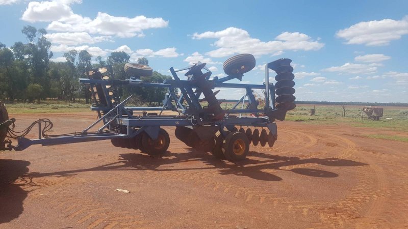 (A141) - 48 Plate Grizzly Offset Disc Plough