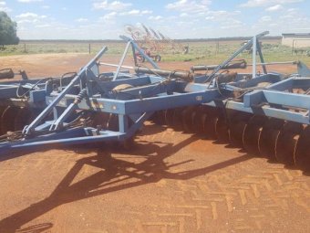 (A141) - 48 Plate Grizzly Offset Disc Plough