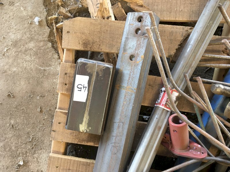 (A151) - Assorted Items - Pipes, Tynes, Brackets