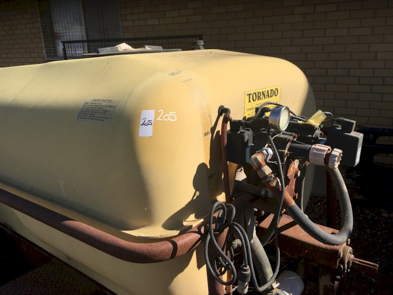 (A151) - Tornado 2000L Sprayer