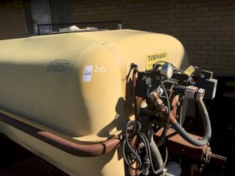 (A151) - Tornado 2000L Sprayer