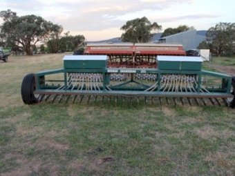 Bromar 27 Run Band Seeder