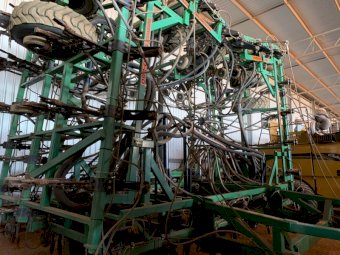 Ausplow Auseeder 60ft DBS Airseeder Bar and Air Cart