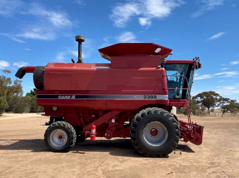 2002 Case IH 2388 Header with 2005 Case IH 2052 36ft Front