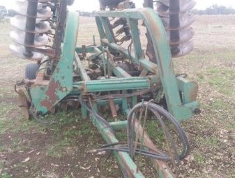 John Deere 335 Tandem Offset Discs