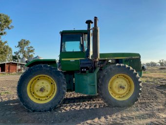 John Deere 8450 Tractor