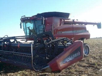 2010 Case 9120 Header with Case IH 2152 MacDon 40ft Draper Front