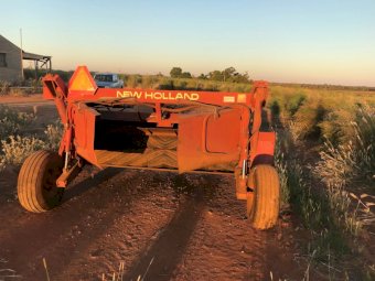 New Holland 411 Mower Conditioner