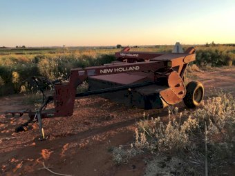 New Holland 411 Mower Conditioner
