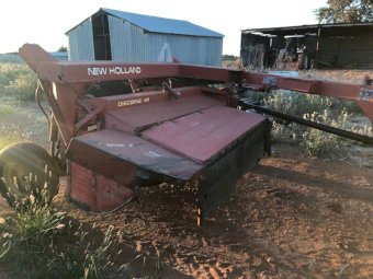 New Holland 411 Mower Conditioner