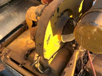 (A146) - Volkswagen Air Compressor and Reel