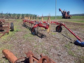 Tonutti 9 Wheel Rake