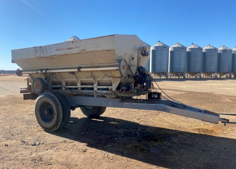 8 tonne Marshall Spreader