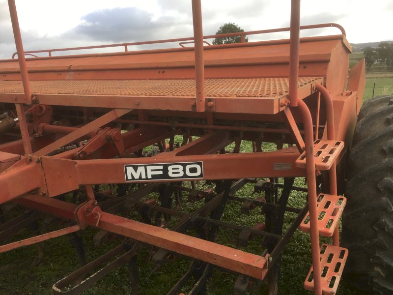 Massey Ferguson 80 combine