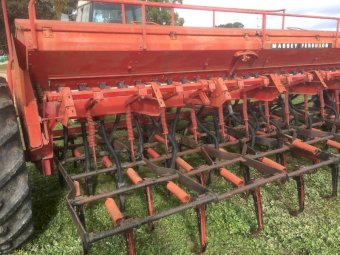 Massey Ferguson 80 combine