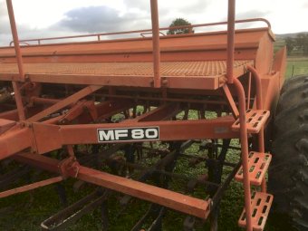 Massey Ferguson 80 combine