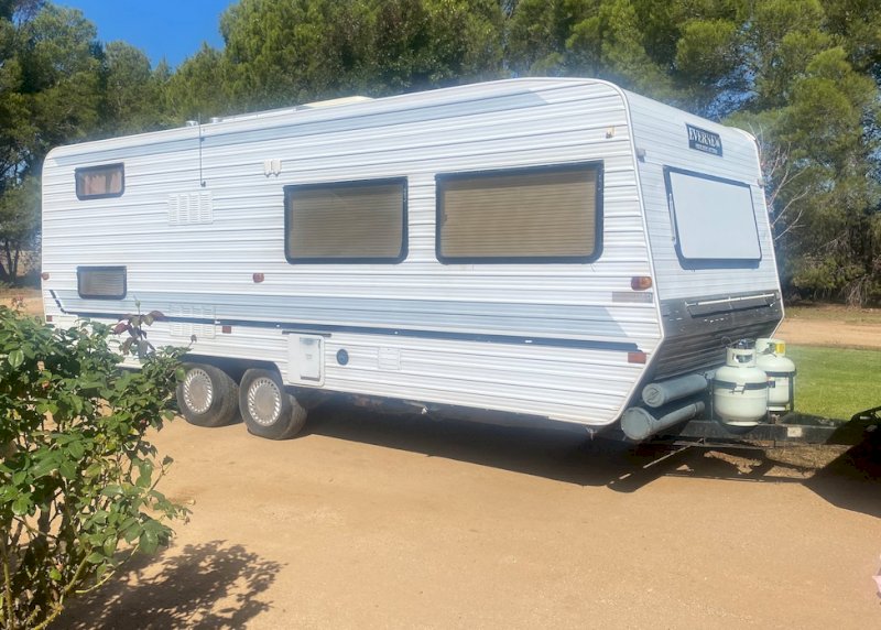 Evernew Deluxe Caravan