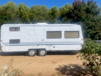 Evernew Deluxe Caravan