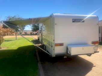 Evernew Deluxe Caravan